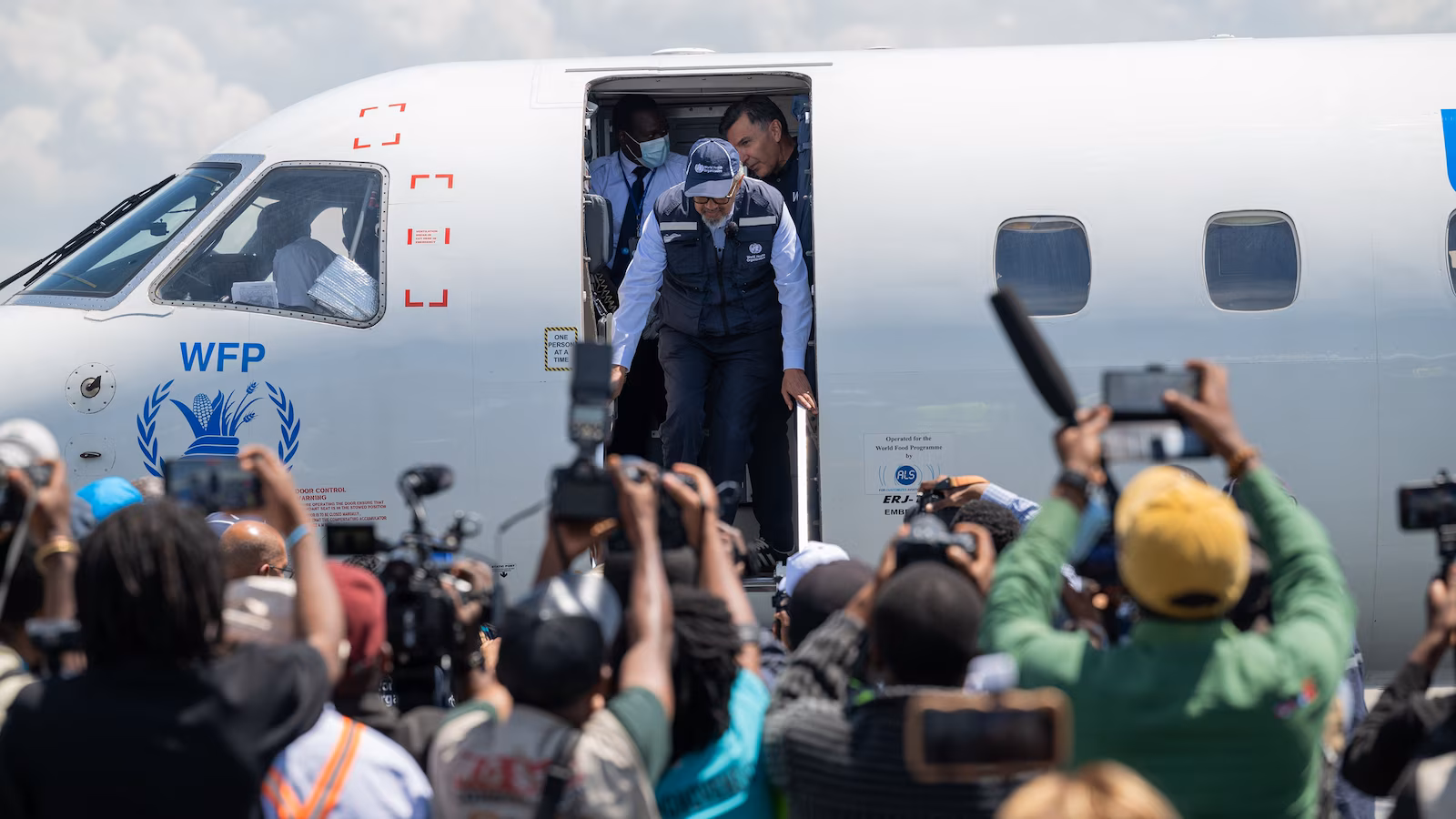 congo ebola who arrival ap jt 260530 1780148004452 hpmain 16x9.jpg