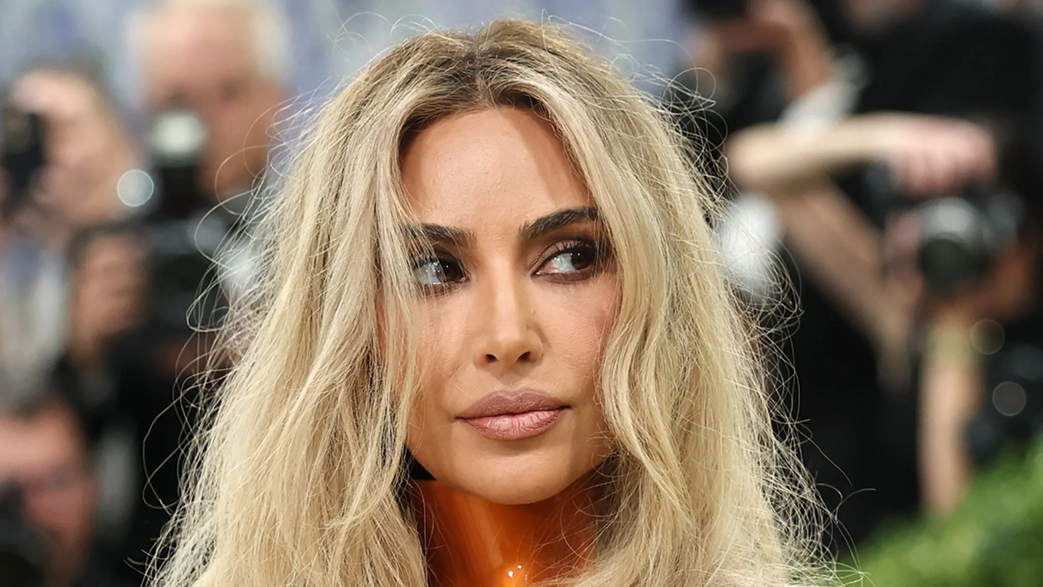 Kim Kardashian Shows Off Bleach Blonde Hairdo, Cleavage in Sexy Post 3d56ca3305ea486ca7c9be8b04c1fd9e xl.jpg