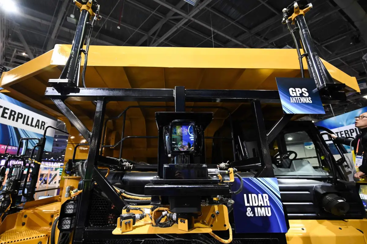 caterpillar lidar booth.jpg